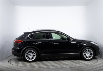 Подержанный автомобиль Infiniti QX50 2015 года (4 фото)