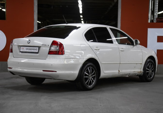 Подержанный автомобиль Skoda Octavia Liftback 2013 года (5 фото)