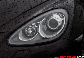 Подержанный автомобиль Porsche Cayenne 2014 года (23 фото)