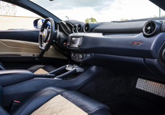Подержанный автомобиль Ferrari FF 2015 года (22 фото)