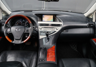 Подержанный автомобиль Lexus RX 2011 года (11 фото)