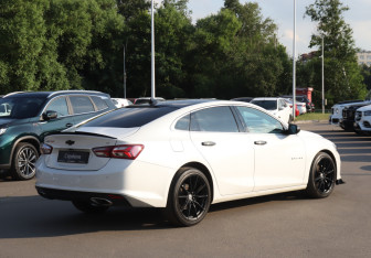 Подержанный автомобиль Chevrolet Malibu Sedan 2019 года (5 фото)