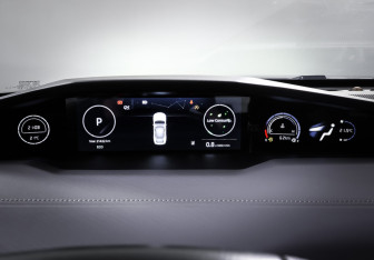 Подержанный автомобиль Changan UNI-V 2023 года (16 фото)