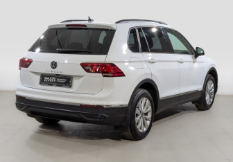 Подержанный автомобиль Volkswagen Tiguan 2021 года (5 фото)