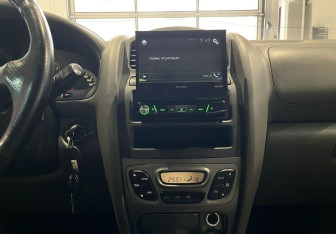 Подержанный автомобиль Hyundai Santa Fe 2011 года (17 фото)