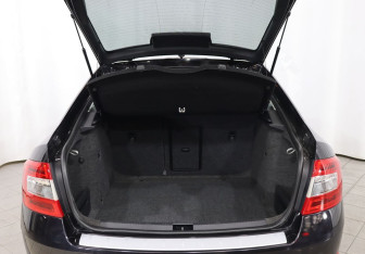 Подержанный автомобиль Skoda Octavia Liftback 2013 года (24 фото)