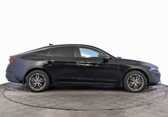 Подержанный автомобиль Kia K5 2021 года (4 фото)