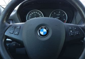 Подержанный автомобиль BMW X5 2007 года (12 фото)