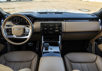 Подержанный автомобиль Land Rover Range Rover 2024 года (17 фото)