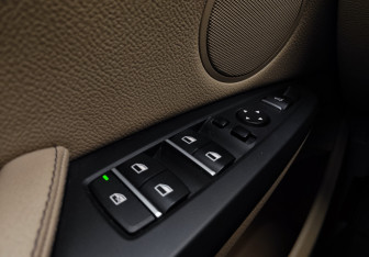 Подержанный автомобиль BMW X3 2020 года (9 фото)