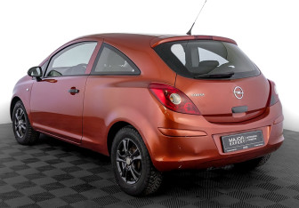 Подержанный автомобиль Opel Corsa 2011 года (7 фото)