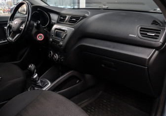 Подержанный автомобиль Kia Rio Sedan 2014 года (9 фото)