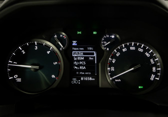 Подержанный автомобиль Toyota Land Cruiser Prado 2017 года (9 фото)