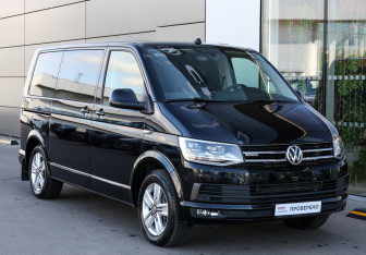 Подержанный автомобиль Volkswagen Multivan 2019 года (3 фото)