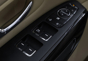 Подержанный автомобиль Kia Carnival 2020 года (23 фото)