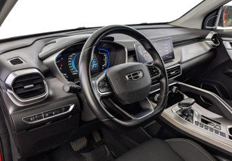 Подержанный автомобиль Geely Coolray 2023 года (15 фото)