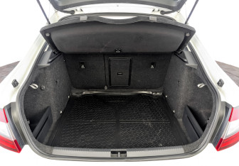 Подержанный автомобиль Skoda Octavia Liftback 2019 года (10 фото)