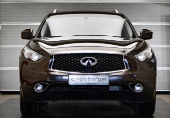 Подержанный автомобиль Infiniti FX 2013 года (2 фото)