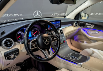 Подержанный автомобиль Mercedes-Benz GLC Coupe 2021 года (16 фото)