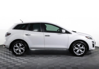 Подержанный автомобиль Mazda CX-7 2011 года (4 фото)