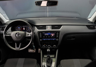 Подержанный автомобиль Skoda Octavia Liftback 2019 года (11 фото)