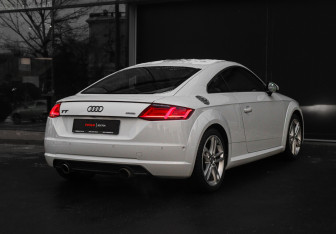 Подержанный автомобиль Audi TT Coupe 2015 года (5 фото)