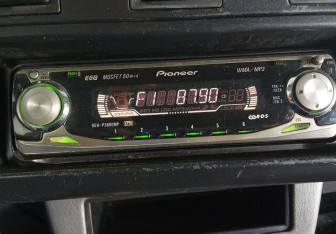 Подержанный автомобиль Toyota RAV4 1995 года (14 фото)