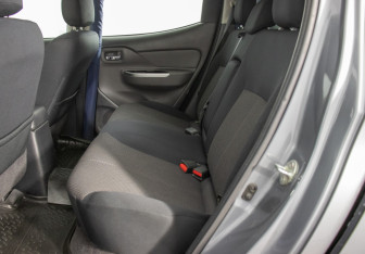 Подержанный автомобиль Mitsubishi L200 2017 года (9 фото)