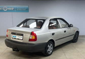 Подержанный автомобиль Hyundai Accent Sedan 2005 года (5 фото)