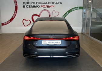 Подержанный автомобиль Audi A7 2021 года (5 фото)