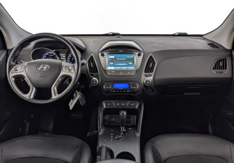 Подержанный автомобиль Hyundai ix35 2013 года (14 фото)