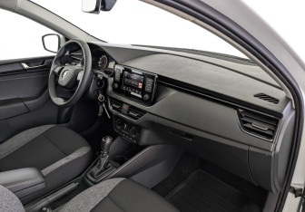 Подержанный автомобиль Skoda Rapid Liftback 2021 года (13 фото)