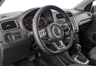 Подержанный автомобиль Volkswagen Polo Sedan 2019 года (15 фото)