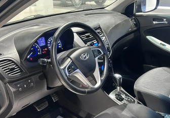 Подержанный автомобиль Hyundai Solaris Sedan 2011 года (7 фото)