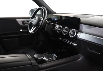 Подержанный автомобиль Mercedes-Benz GLB 2021 года (9 фото)