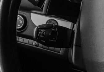 Подержанный автомобиль Peugeot Traveller 2018 года (23 фото)