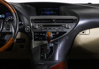 Подержанный автомобиль Lexus RX 2008 года (14 фото)