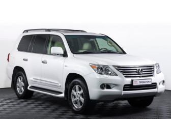 Подержанный автомобиль Lexus LX 2011 года (3 фото)
