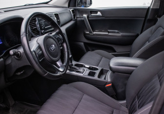 Подержанный автомобиль Kia Sportage 2016 года (10 фото)