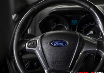 Подержанный автомобиль Ford EcoSport 2014 года (13 фото)