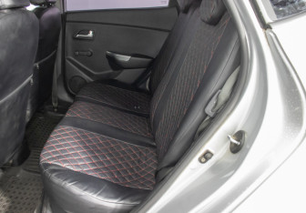 Подержанный автомобиль Kia Rio Hatchback 2012 года (11 фото)