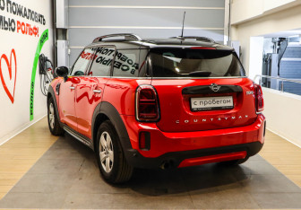 Подержанный автомобиль MINI Countryman 2020 года (6 фото)