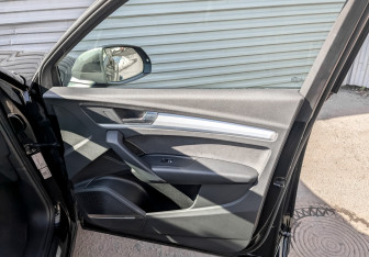 Подержанный автомобиль Audi Q5 2021 года (24 фото)