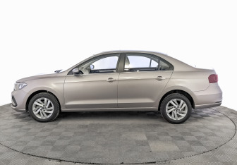 Подержанный автомобиль Jetta VA3 2022 года (8 фото)