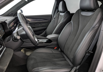 Подержанный автомобиль Geely Monjaro 2024 года (20 фото)