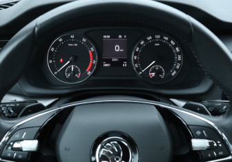 Подержанный автомобиль Skoda Octavia Liftback 2021 года (11 фото)