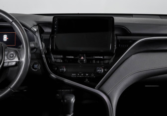 Подержанный автомобиль Toyota Camry Sedan 2022 года (13 фото)