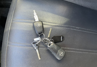 Подержанный автомобиль Opel Antara 2014 года (17 фото)