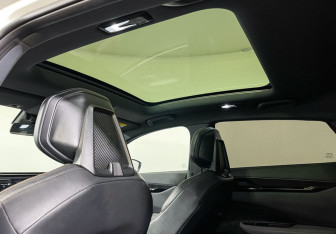 Подержанный автомобиль Changan UNI-V 2023 года (16 фото)