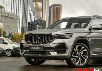 Подержанный автомобиль Geely Monjaro 2023 года (17 фото)